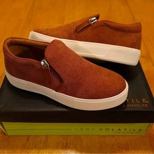 Volatile Deckers Corduroy Shoes Womens Size 7 Tan Brown Flats NEW